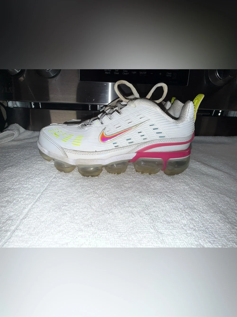 Nike Air Vapormax 360 Volt Fire White Running Shoe Pink & Lime Accents Size 8